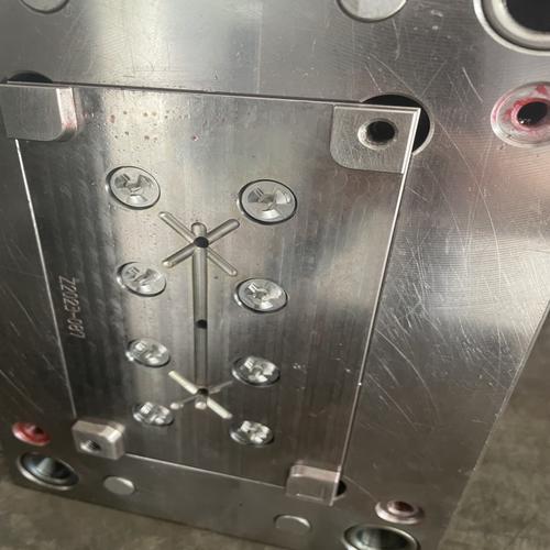 塑料外壳定做与注塑加工全指南 从PVC玩具到ABS透明壳开模